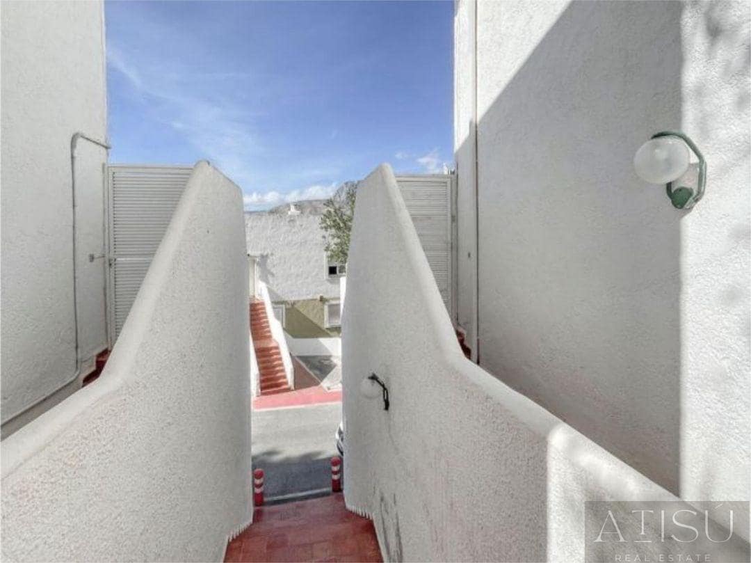 Chalet de 2 habitaciones en Benidorm en venta con piscina garaje - 275.000 € (Ref: 9894816)