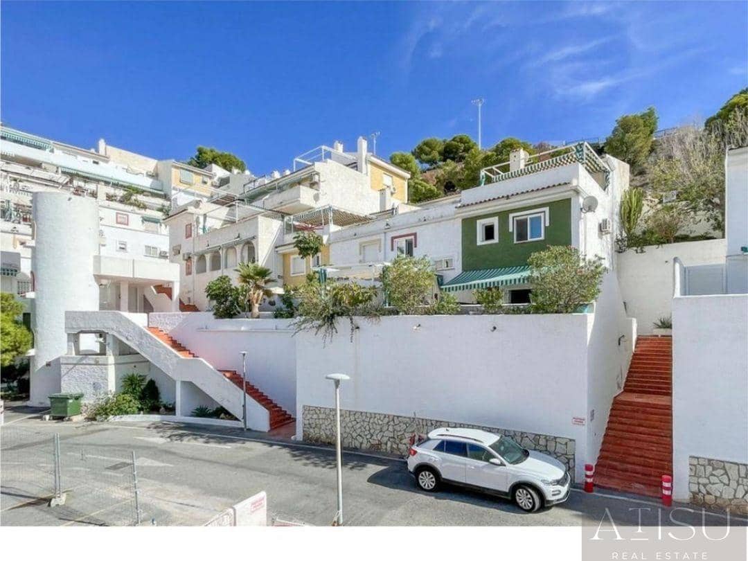 Chalet de 2 habitaciones en Benidorm en venta con piscina garaje - 275.000 € (Ref: 9894816)