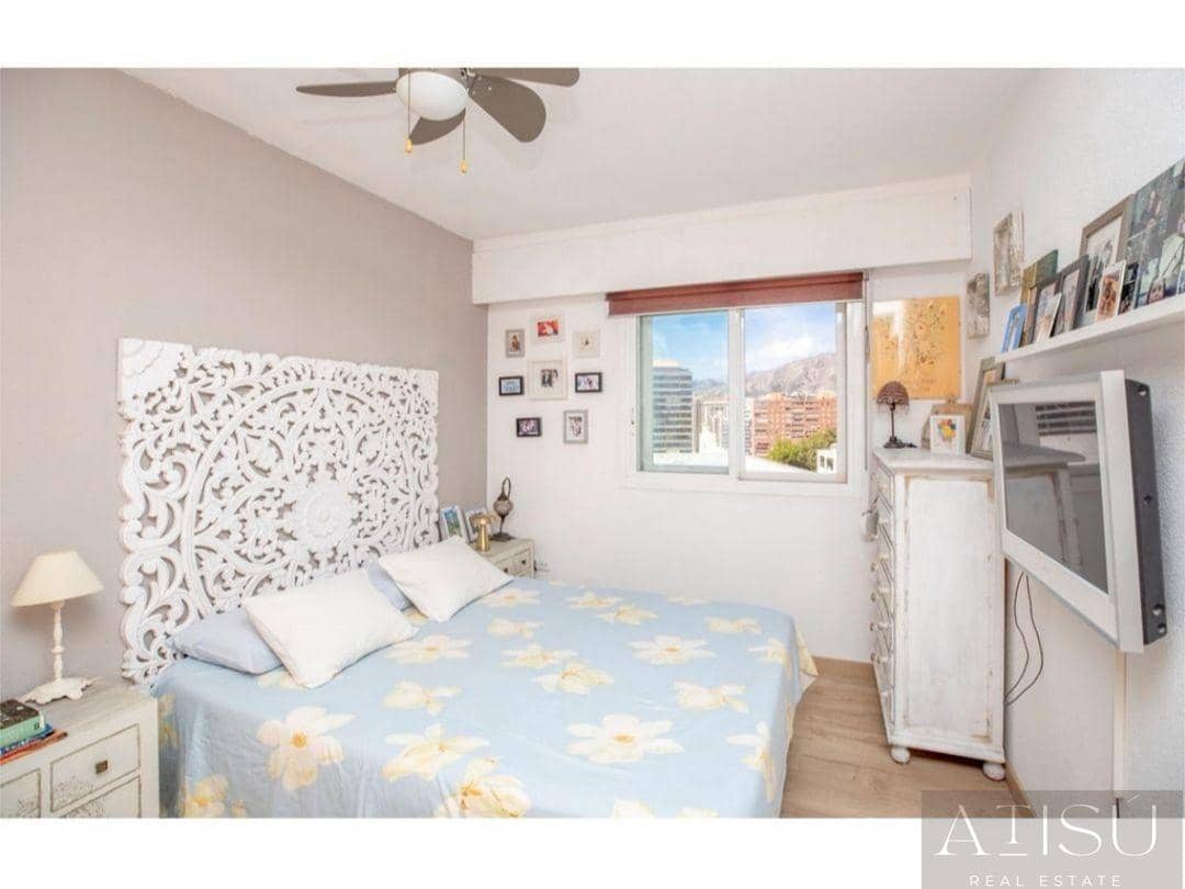 Chalet de 2 habitaciones en Benidorm en venta con piscina garaje - 275.000 € (Ref: 9894816)