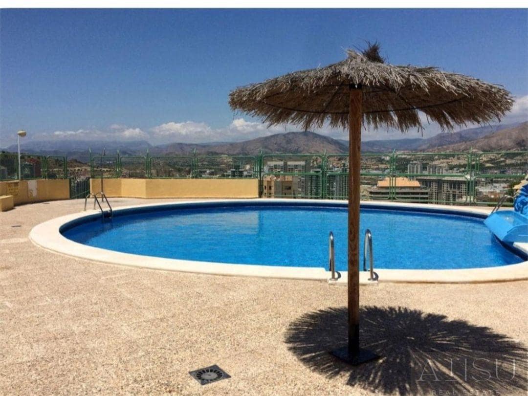 Chalet de 2 habitaciones en Benidorm en venta con piscina garaje - 275.000 € (Ref: 9894816)