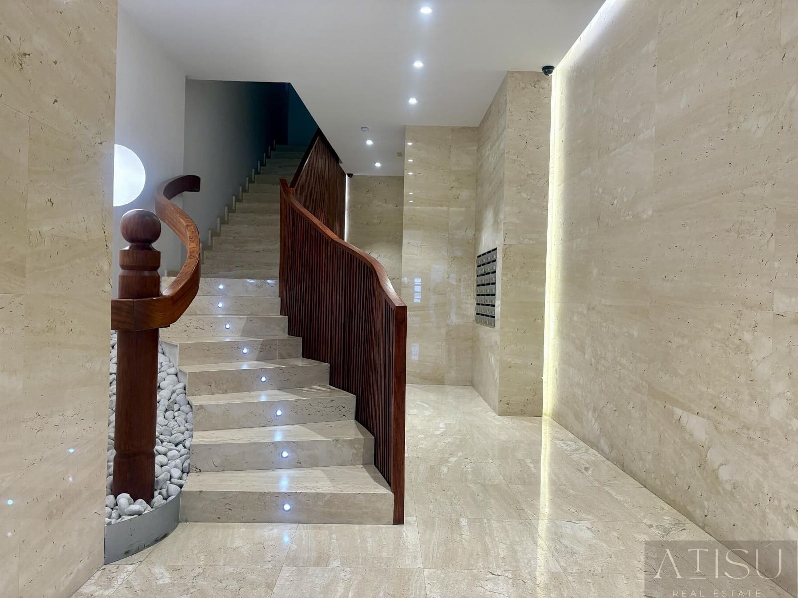 6 bedroom Apartment for sale in Alicante / Alacant city - € 600,000 (Ref: 9894818)