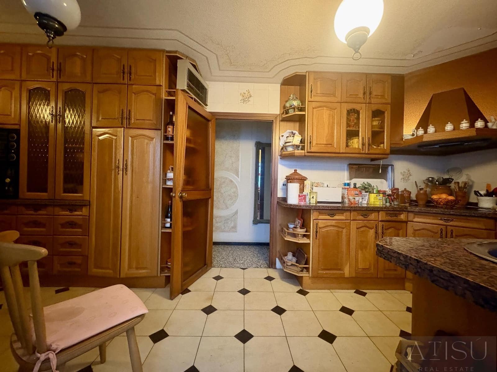 6 bedroom Apartment for sale in Alicante / Alacant city - € 600,000 (Ref: 9894818)
