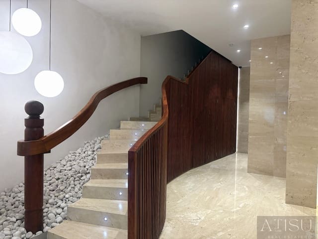 6 bedroom Apartment for sale in Mercado, Alicante / Alacant city - € 600,000 (Ref: 9894818)