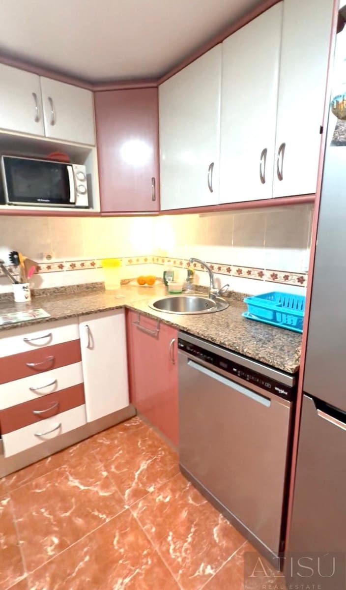 3 bedroom Flat for sale in Benidorm with garage - € 290,000 (Ref: 9894820)