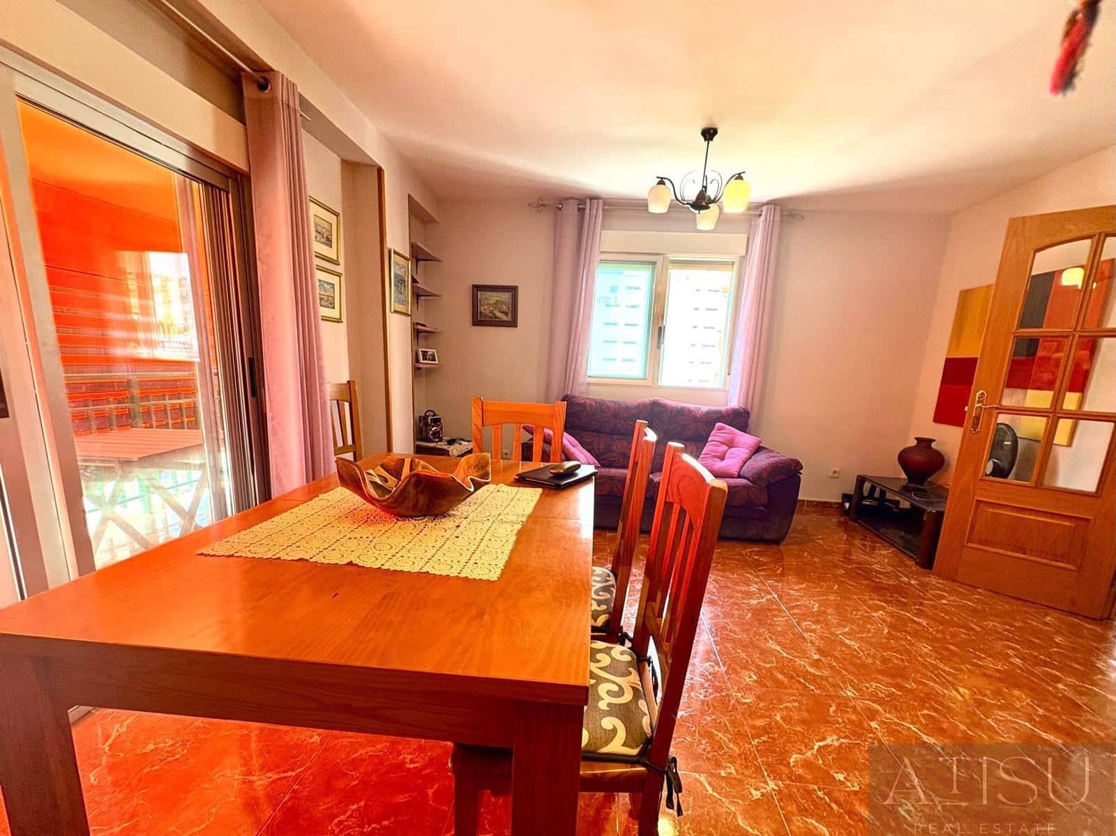 3 bedroom Flat for sale in Benidorm with garage - € 290,000 (Ref: 9894820)