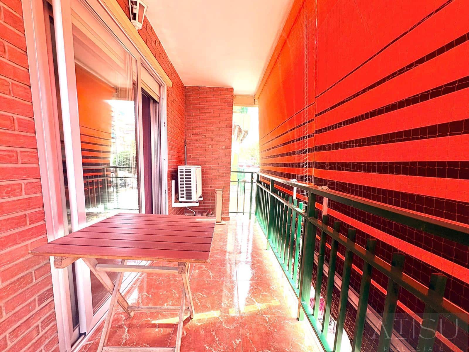 3 bedroom Flat for sale in Benidorm with garage - € 290,000 (Ref: 9894820)