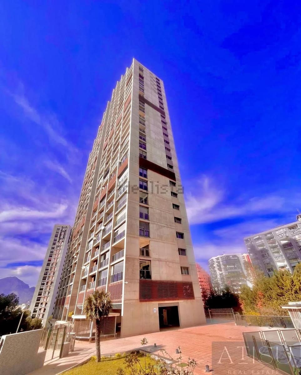 Ático de 2 habitaciones en Benidorm en venta con piscina - 315.000 € (Ref: 9894826)