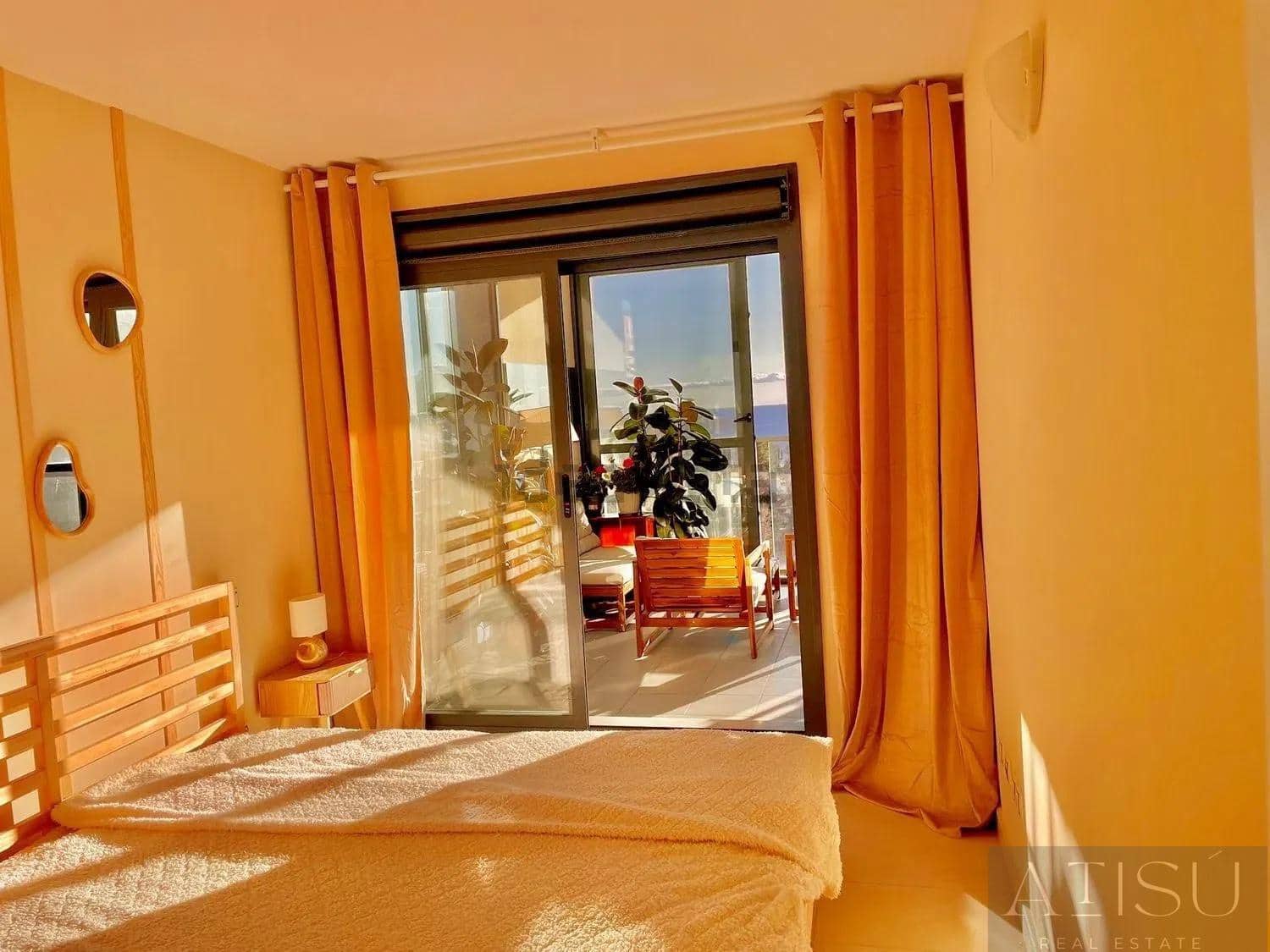 Ático de 2 habitaciones en Benidorm en venta con piscina - 315.000 € (Ref: 9894826)