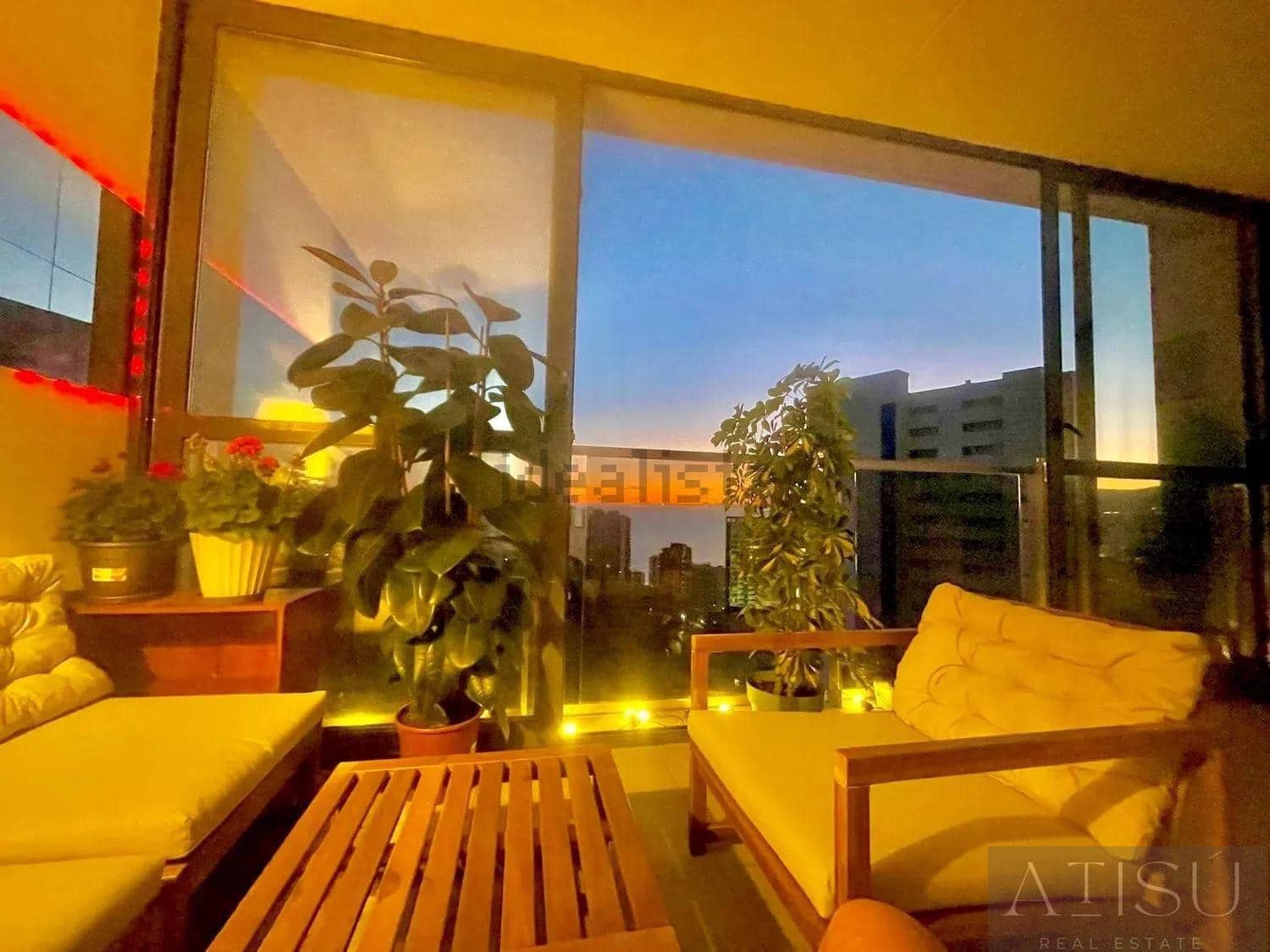 Ático de 2 habitaciones en Benidorm en venta con piscina - 315.000 € (Ref: 9894826)