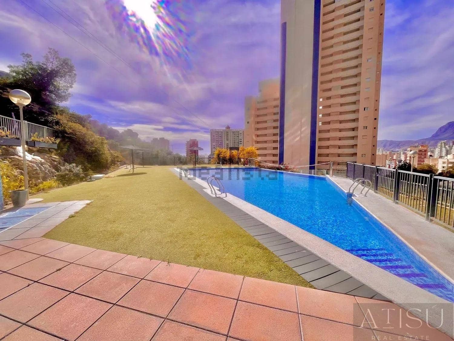 Ático de 2 habitaciones en Benidorm en venta con piscina - 315.000 € (Ref: 9894826)