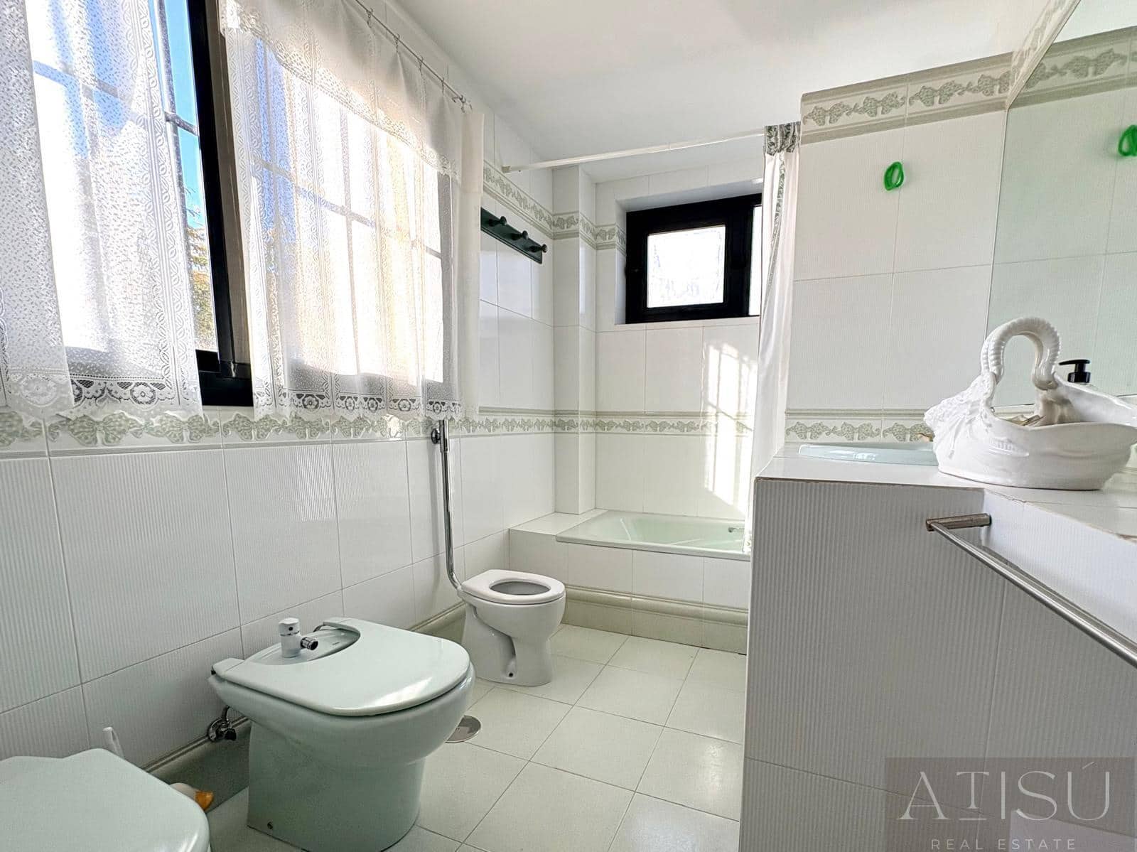 6 Zimmer Villa zu vermieten in Benidorm mit Pool - 5.500 € (Ref: 9894828)
