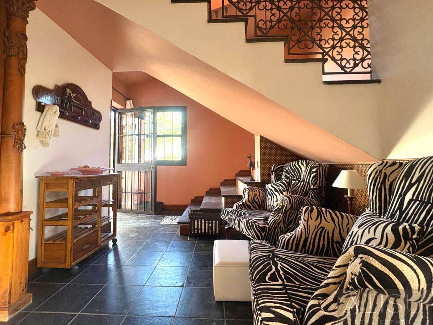 6 Zimmer Villa zu vermieten in Benidorm mit Pool - 5.500 € (Ref: 9894828)