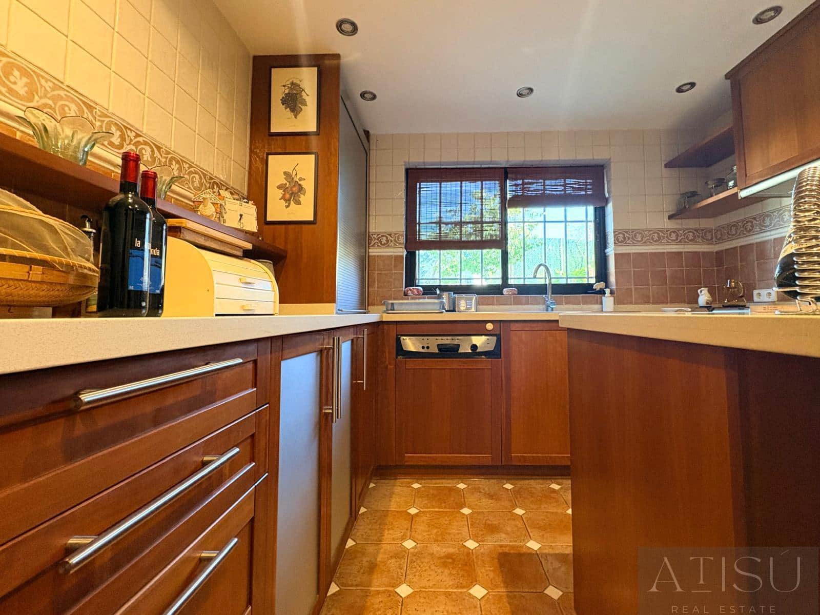 6 Zimmer Villa zu vermieten in Benidorm mit Pool - 5.500 € (Ref: 9894828)