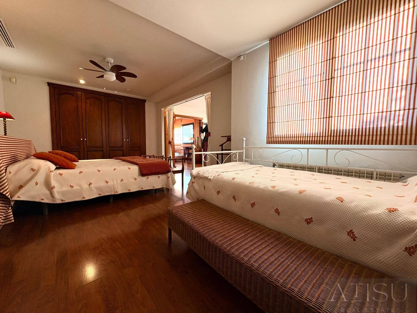 6 Zimmer Villa zu vermieten in Benidorm mit Pool - 5.500 € (Ref: 9894828)