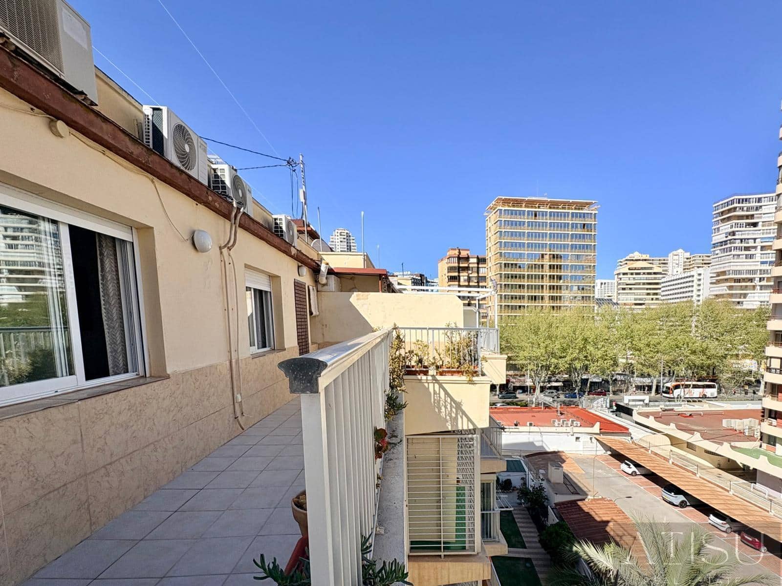 5 sovrum Takvåning till salu i Benidorm med garage - 495 000 € (Ref: 9894829)
