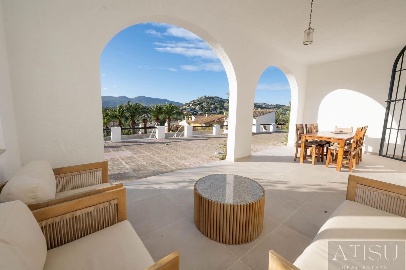 6 bedroom Villa for sale in Calpe / Calp with pool garage - € 1,100,000 (Ref: 9894832)