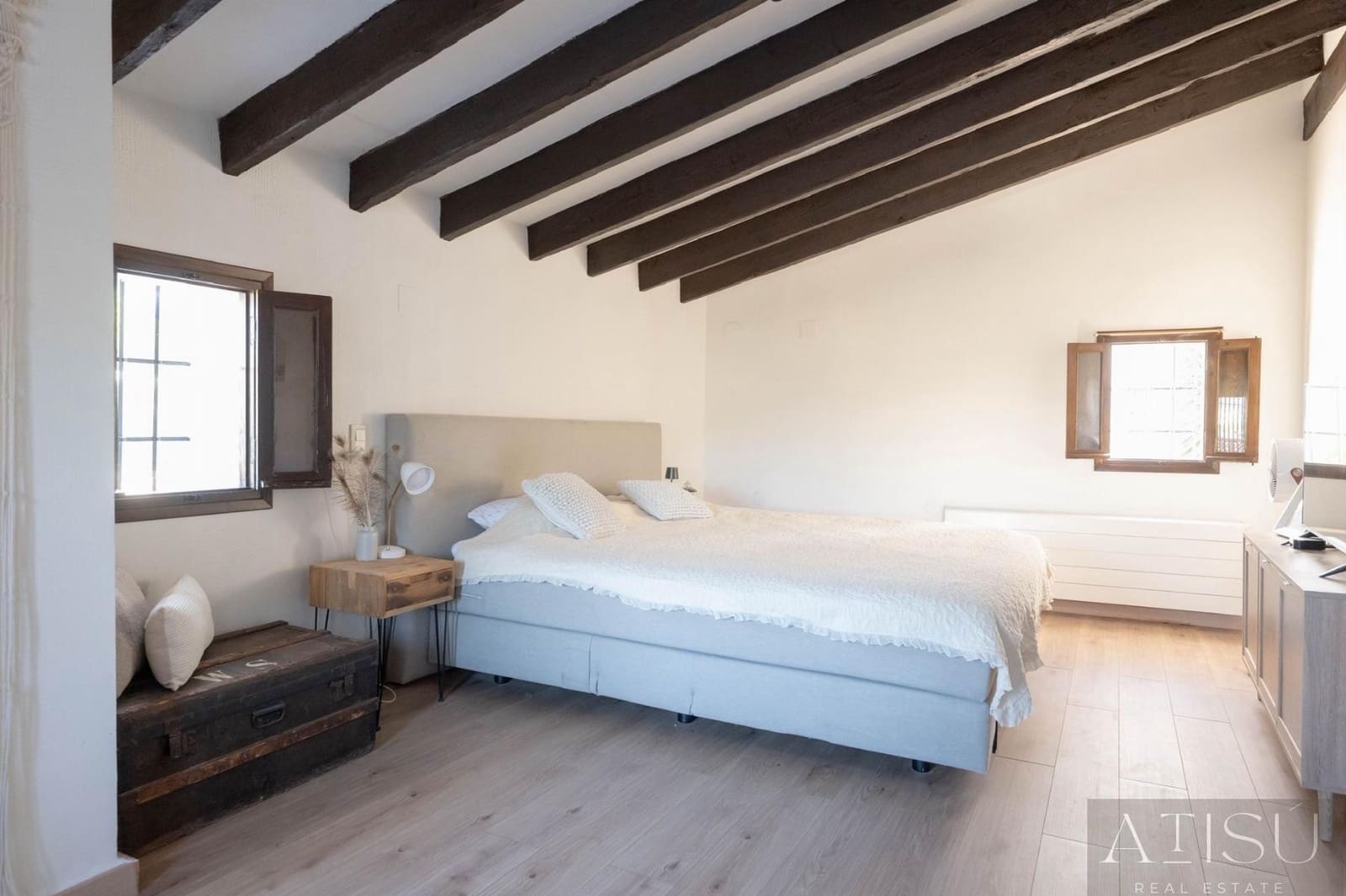 6 bedroom Villa for sale in Calpe / Calp with pool garage - € 1,100,000 (Ref: 9894832)