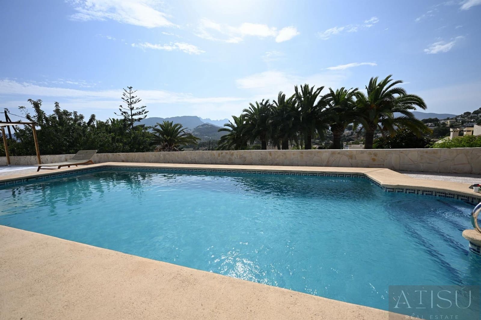 6 bedroom Villa for sale in Calpe / Calp with pool garage - € 1,100,000 (Ref: 9894832)