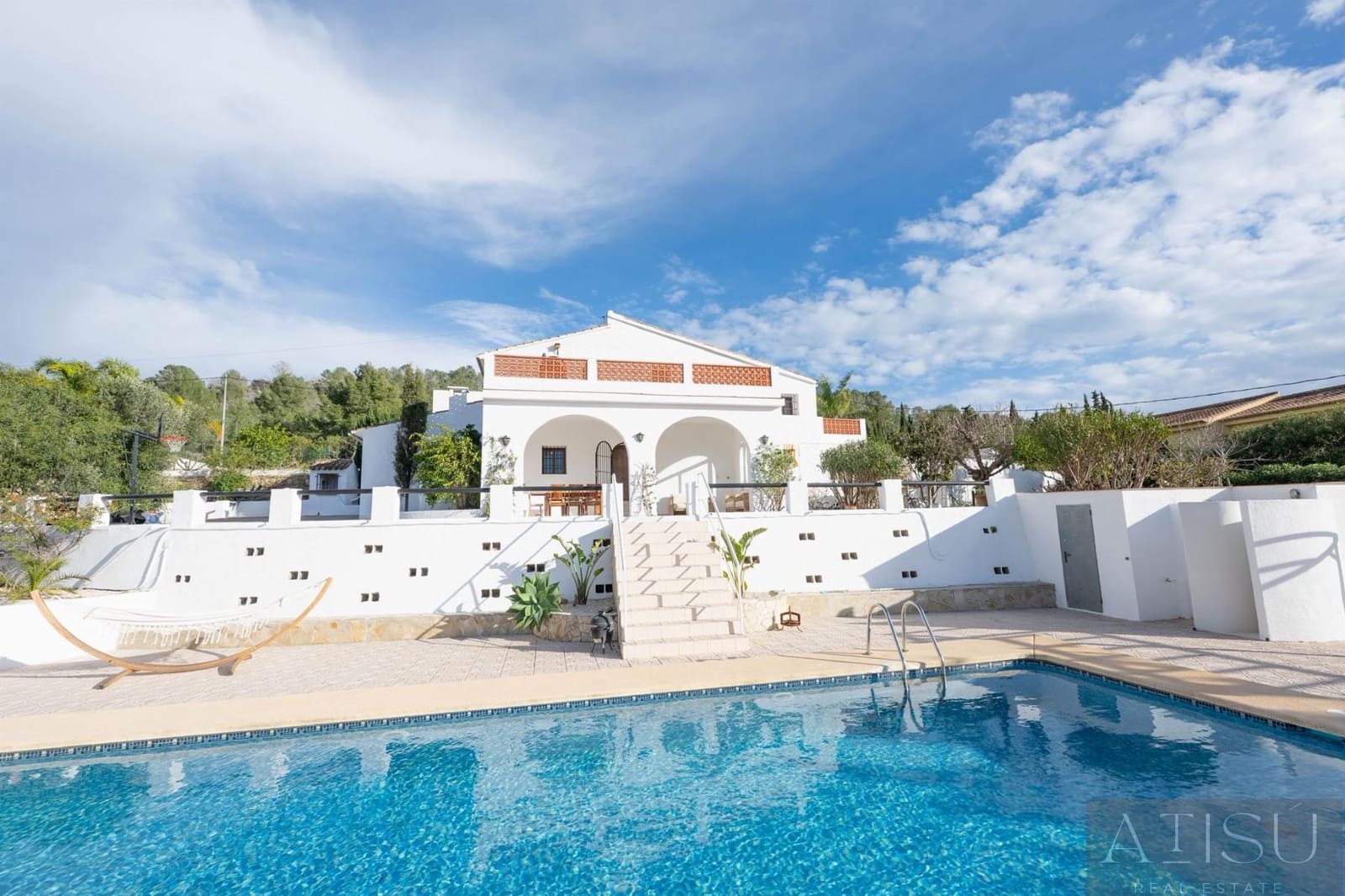 6 bedroom Villa for sale in Calpe / Calp with pool garage - € 1,100,000 (Ref: 9894832)