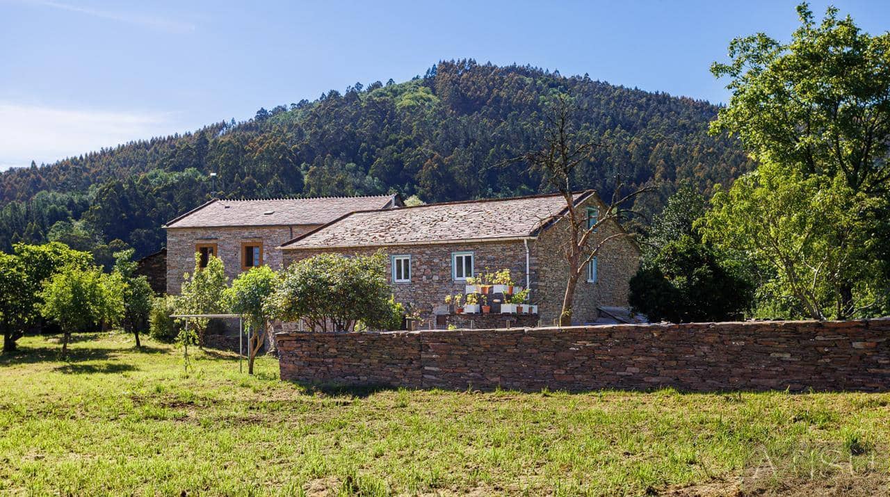 12 bedroom Finca/Country House for sale in A Pontenova with garage - € 1,600,000 (Ref: 9894833)