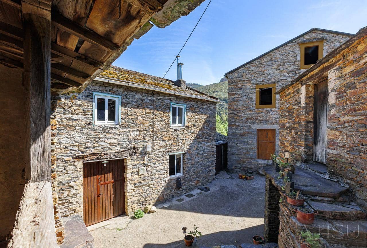 12 bedroom Finca/Country House for sale in A Pontenova with garage - € 1,600,000 (Ref: 9894833)