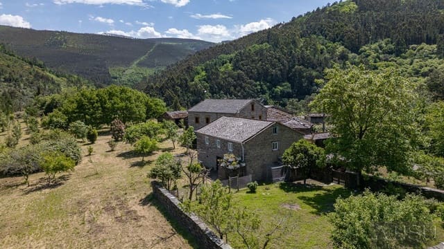 12 bedroom Finca/Country House for sale in A Pontenova with garage - € 1,600,000 (Ref: 9894833)