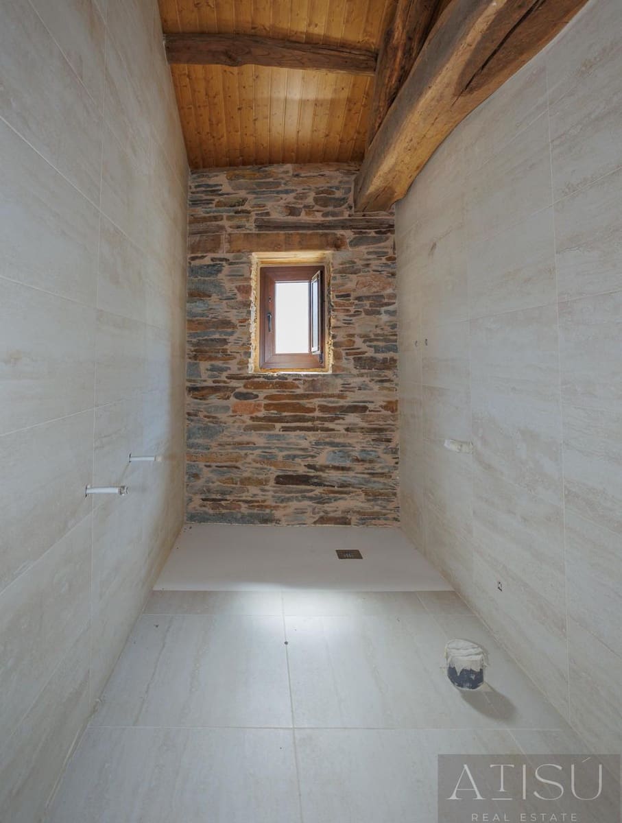 12 bedroom Finca/Country House for sale in A Pontenova with garage - € 1,600,000 (Ref: 9894833)