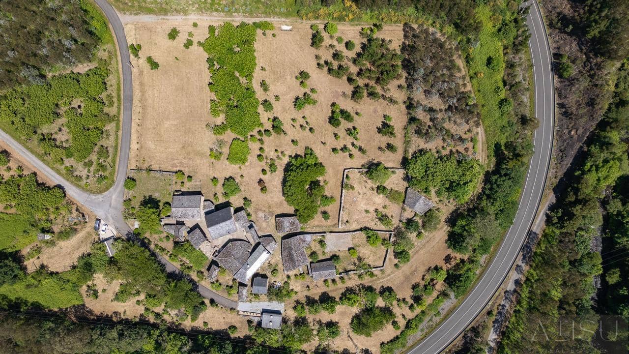 12 bedroom Finca/Country House for sale in A Pontenova with garage - € 1,600,000 (Ref: 9894833)