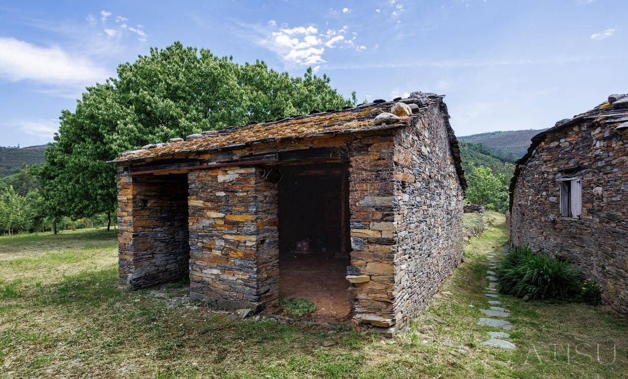 12 bedroom Finca/Country House for sale in A Pontenova with garage - € 1,600,000 (Ref: 9894833)