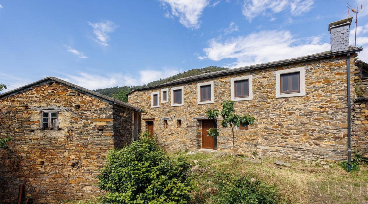 12 bedroom Finca/Country House for sale in A Pontenova with garage - € 1,600,000 (Ref: 9894833)
