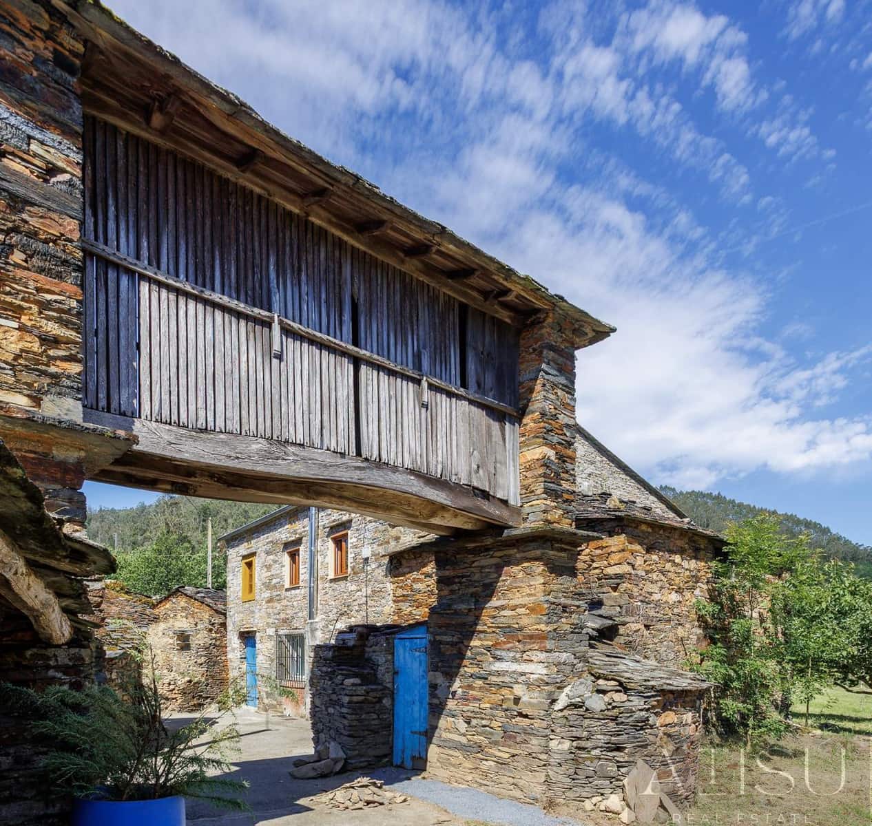 12 bedroom Finca/Country House for sale in A Pontenova with garage - € 1,600,000 (Ref: 9894833)