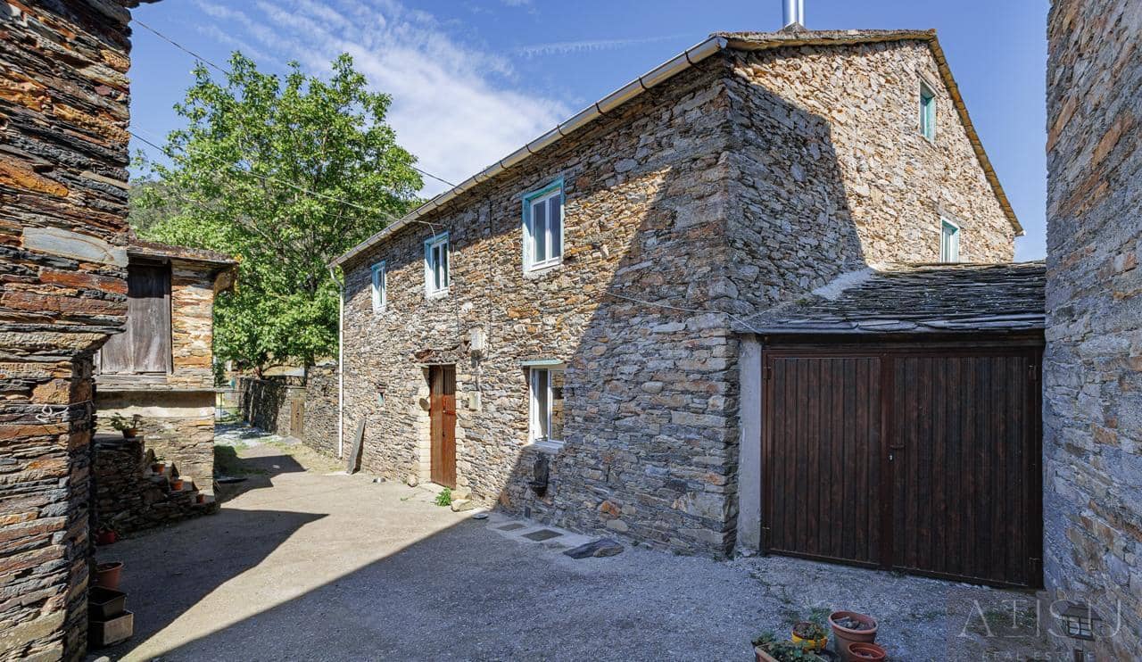12 bedroom Finca/Country House for sale in A Pontenova with garage - € 1,600,000 (Ref: 9894833)