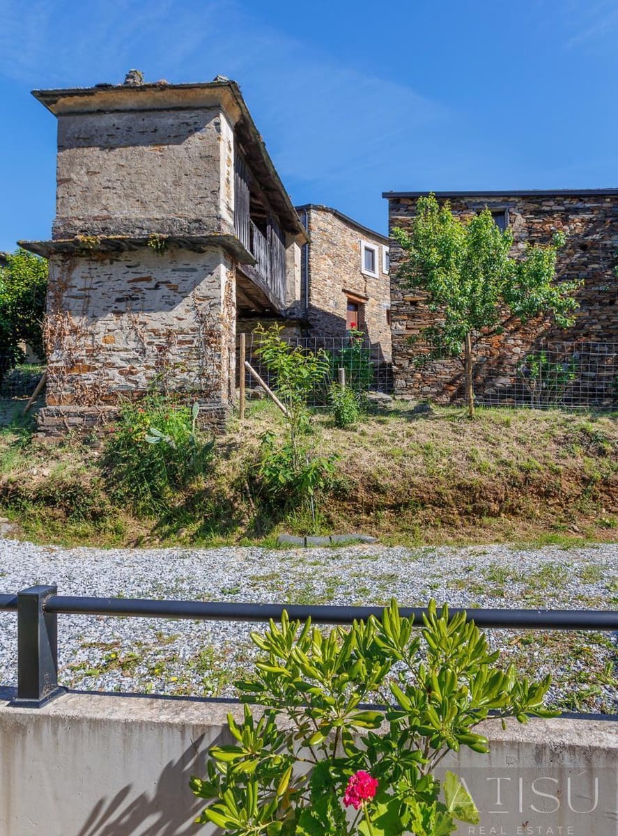 12 bedroom Finca/Country House for sale in A Pontenova with garage - € 1,600,000 (Ref: 9894833)
