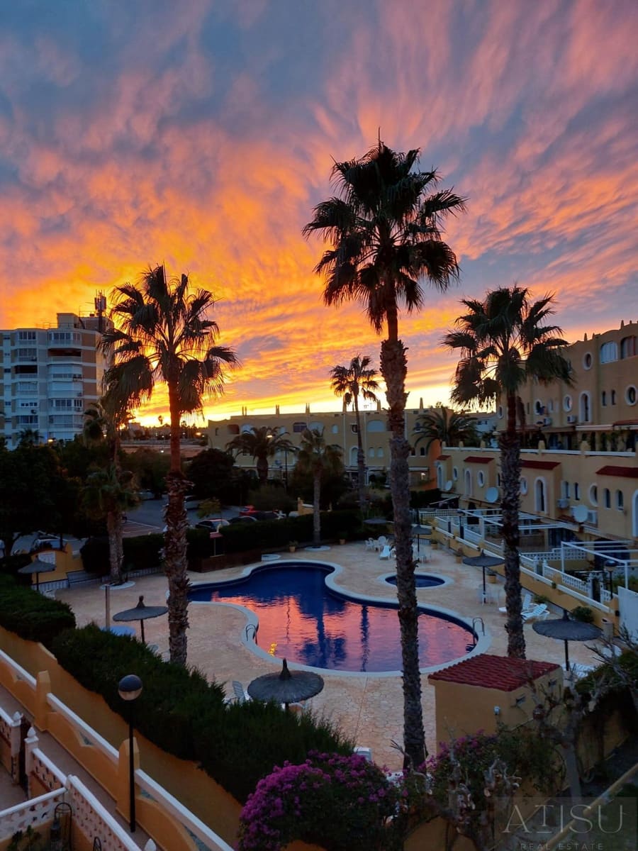 Pareado de 2 habitaciones en El Campello en venta con piscina garaje - 290.000 € (Ref: 9899973)