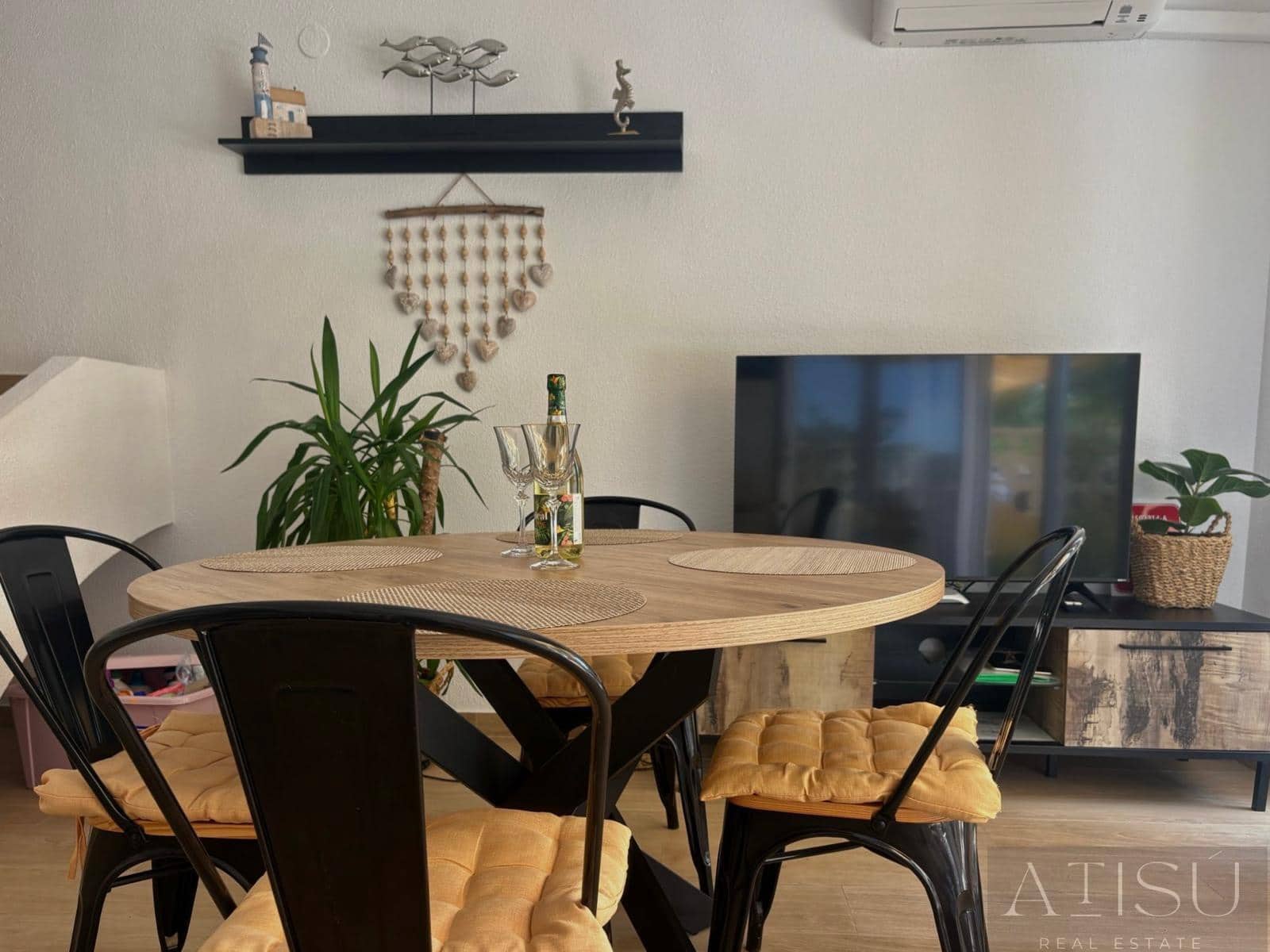 2 makuuhuone Paritalo vuokrattavana paikassa El Campello mukana uima-altaan 
autotalli - 1 600 € (Ref: 9899973)