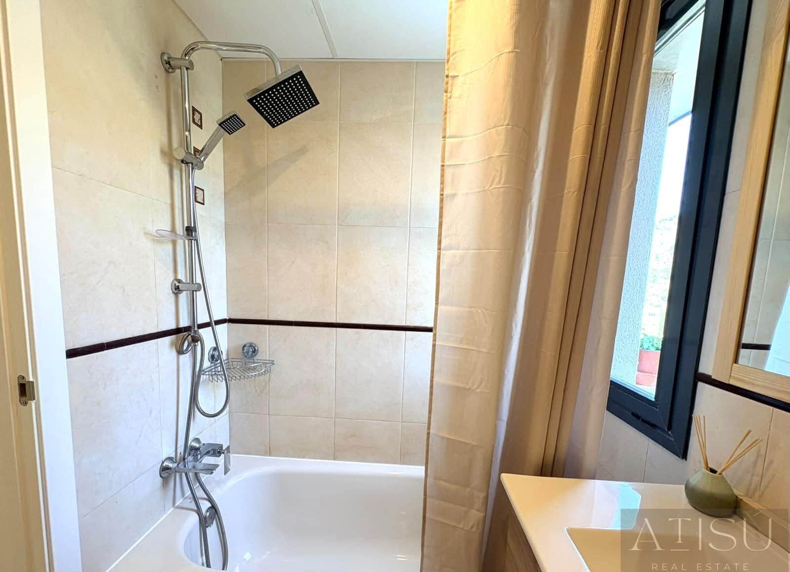 2 chambre Appartement à vendre à Benidorm avec piscine garage - 314 000 € (Ref: 9912241)