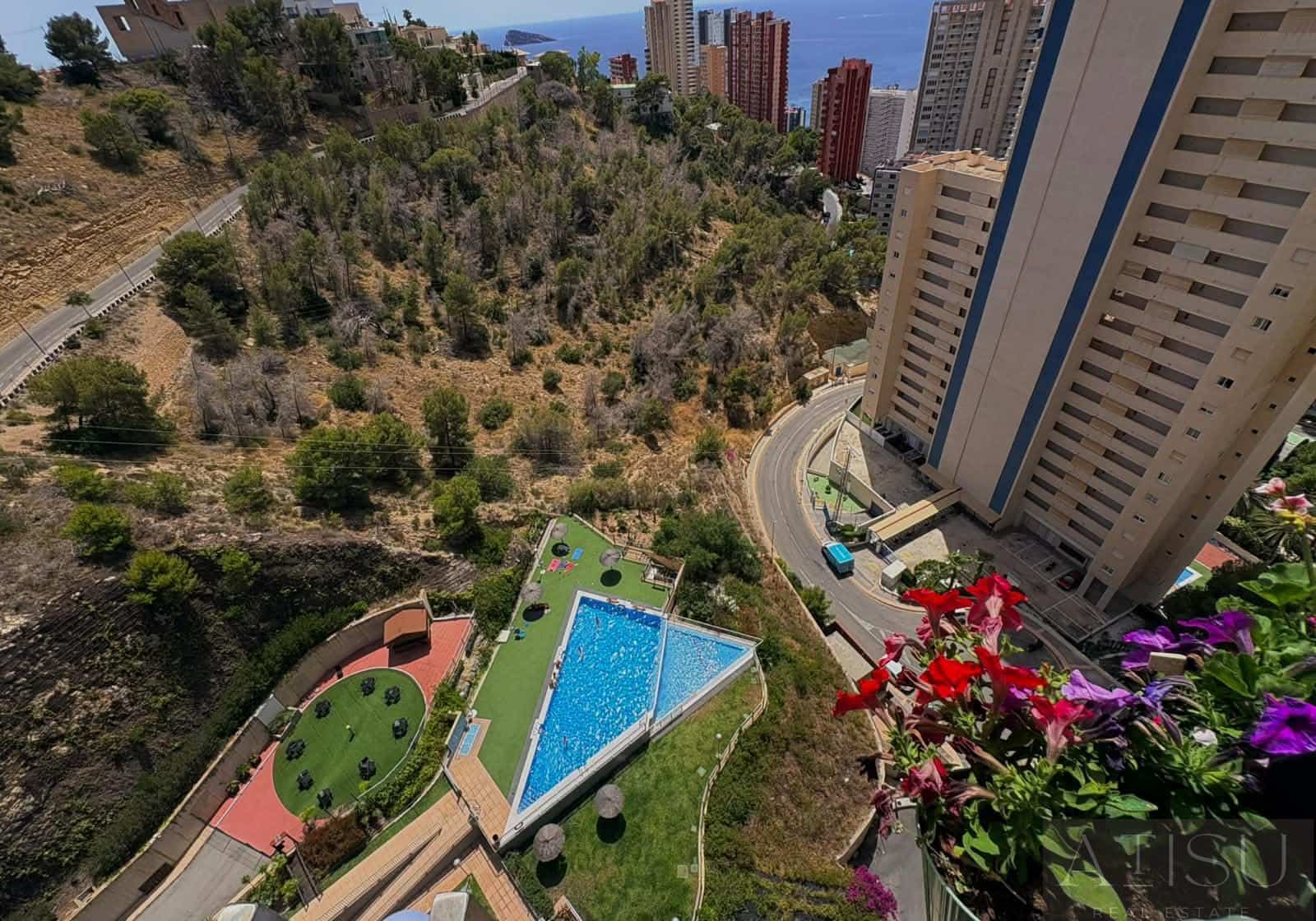 2 soverom Leilighet til salgs i Benidorm med svømmebasseng garasje - € 314 000 (Ref: 9912241)