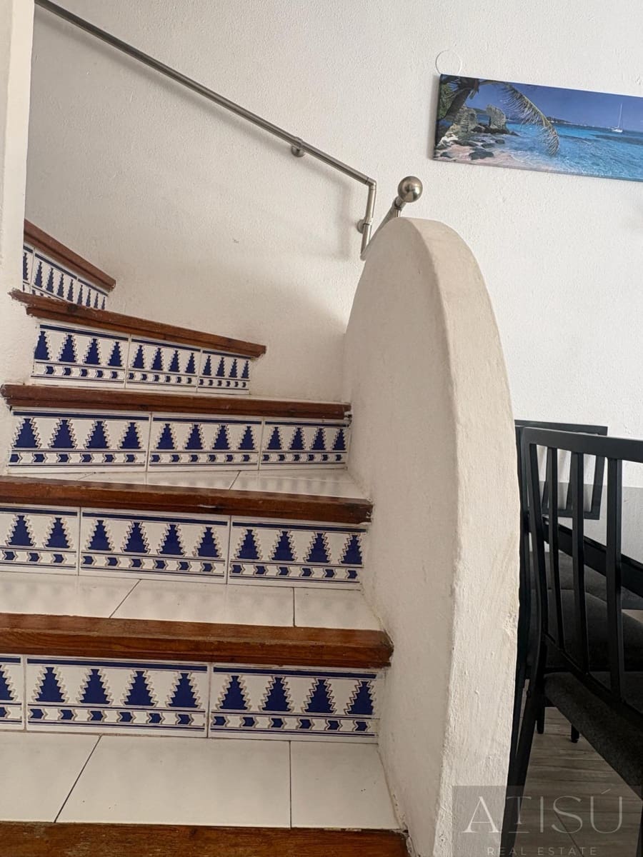 3 makuuhuone Bungalow vuokrattavana paikassa El Campello mukana uima-altaan 
autotalli - 1 600 € (Ref: 9914999)