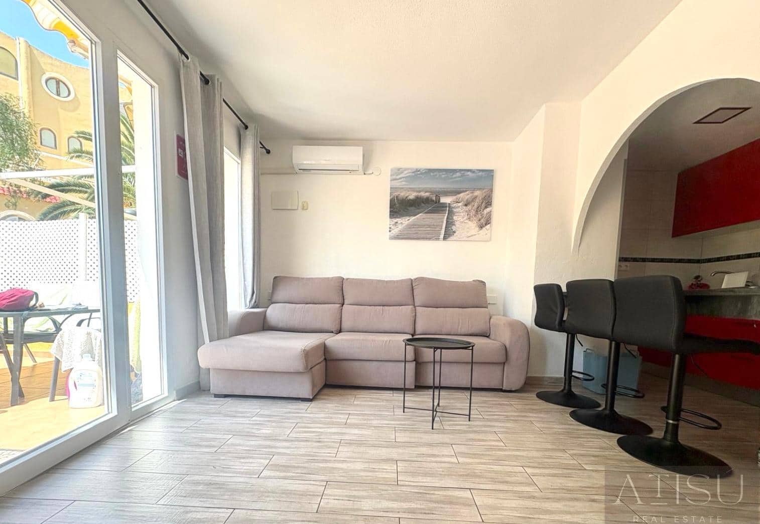 3 makuuhuone Bungalow vuokrattavana paikassa El Campello mukana uima-altaan 
autotalli - 1 600 € (Ref: 9914999)