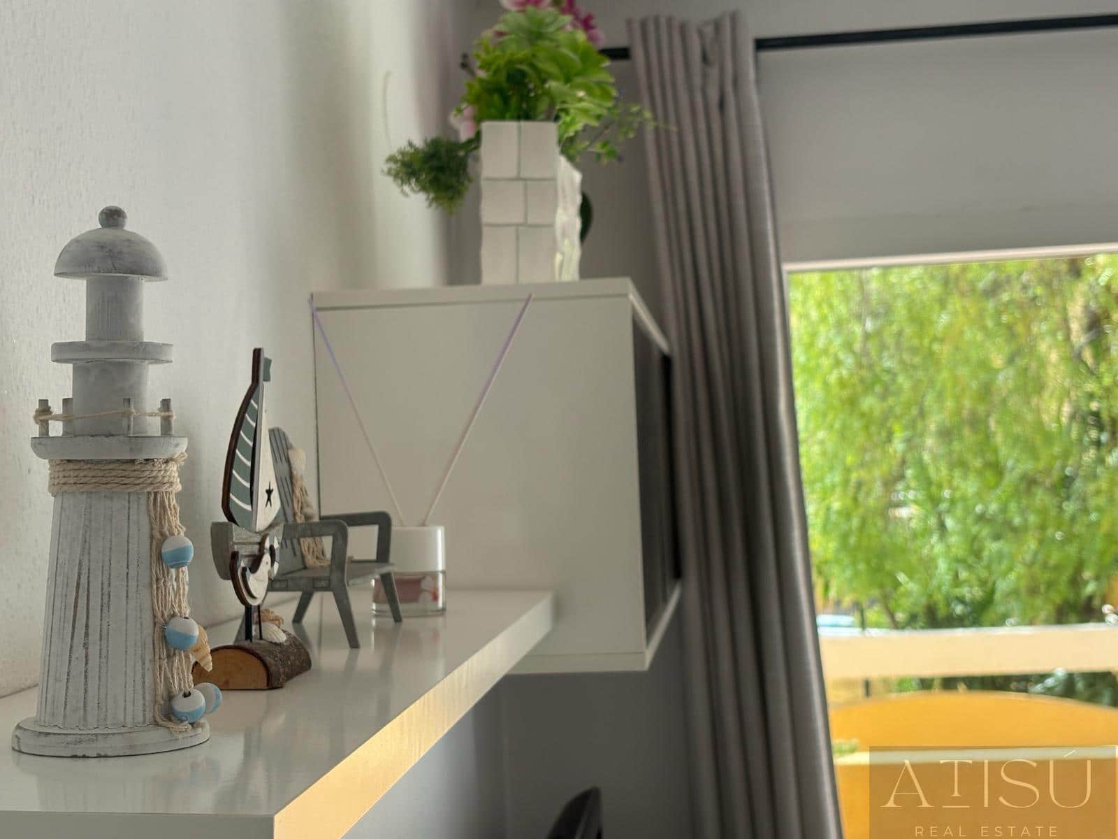 3 makuuhuone Bungalow vuokrattavana paikassa El Campello mukana uima-altaan 
autotalli - 1 600 € (Ref: 9914999)