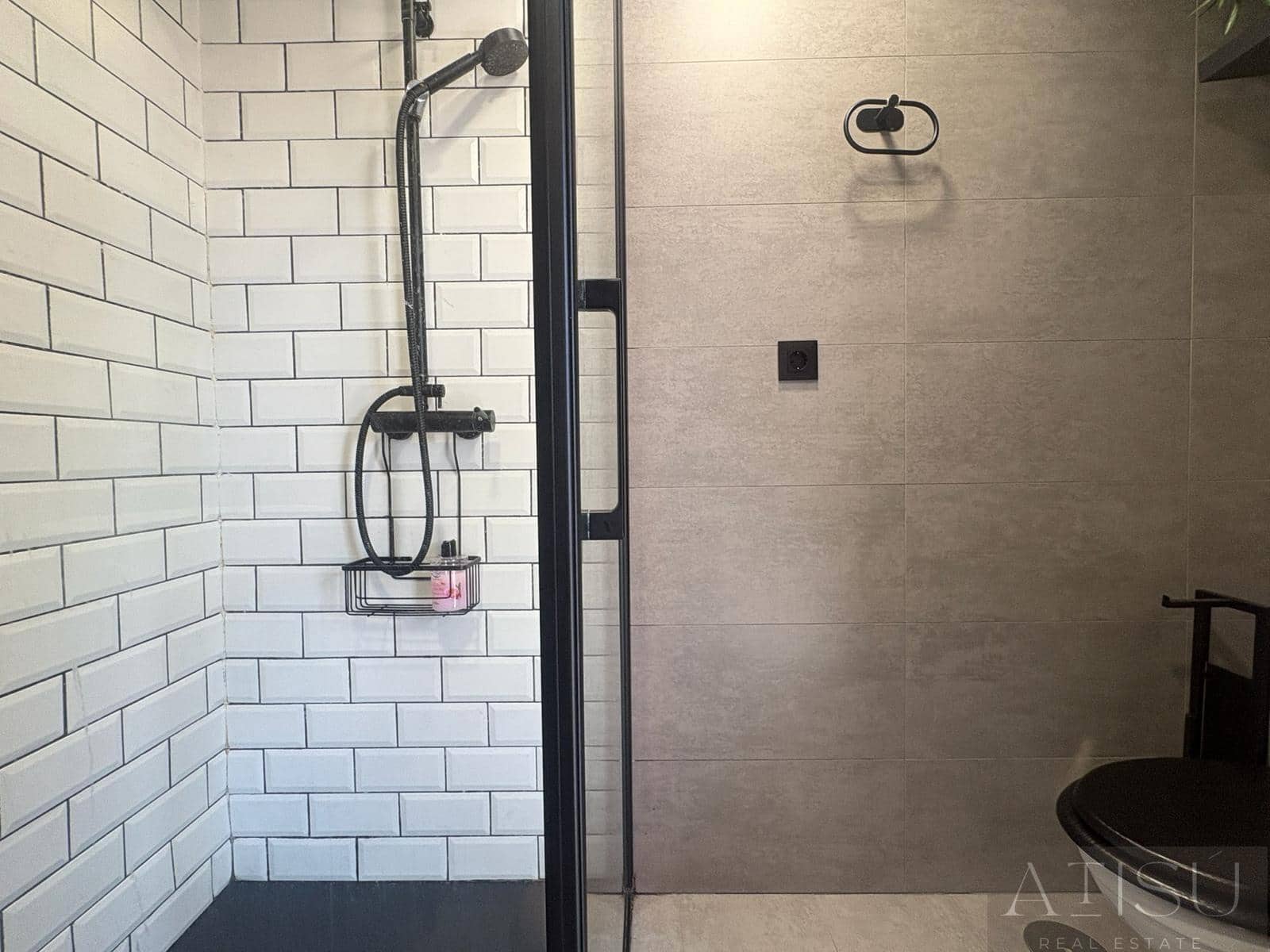 3 makuuhuone Bungalow vuokrattavana paikassa El Campello mukana uima-altaan 
autotalli - 1 600 € (Ref: 9914999)