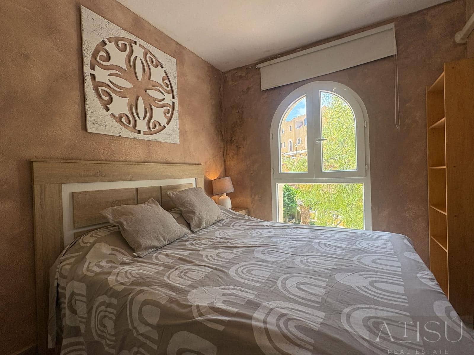 3 makuuhuone Bungalow vuokrattavana paikassa El Campello mukana uima-altaan 
autotalli - 1 600 € (Ref: 9914999)