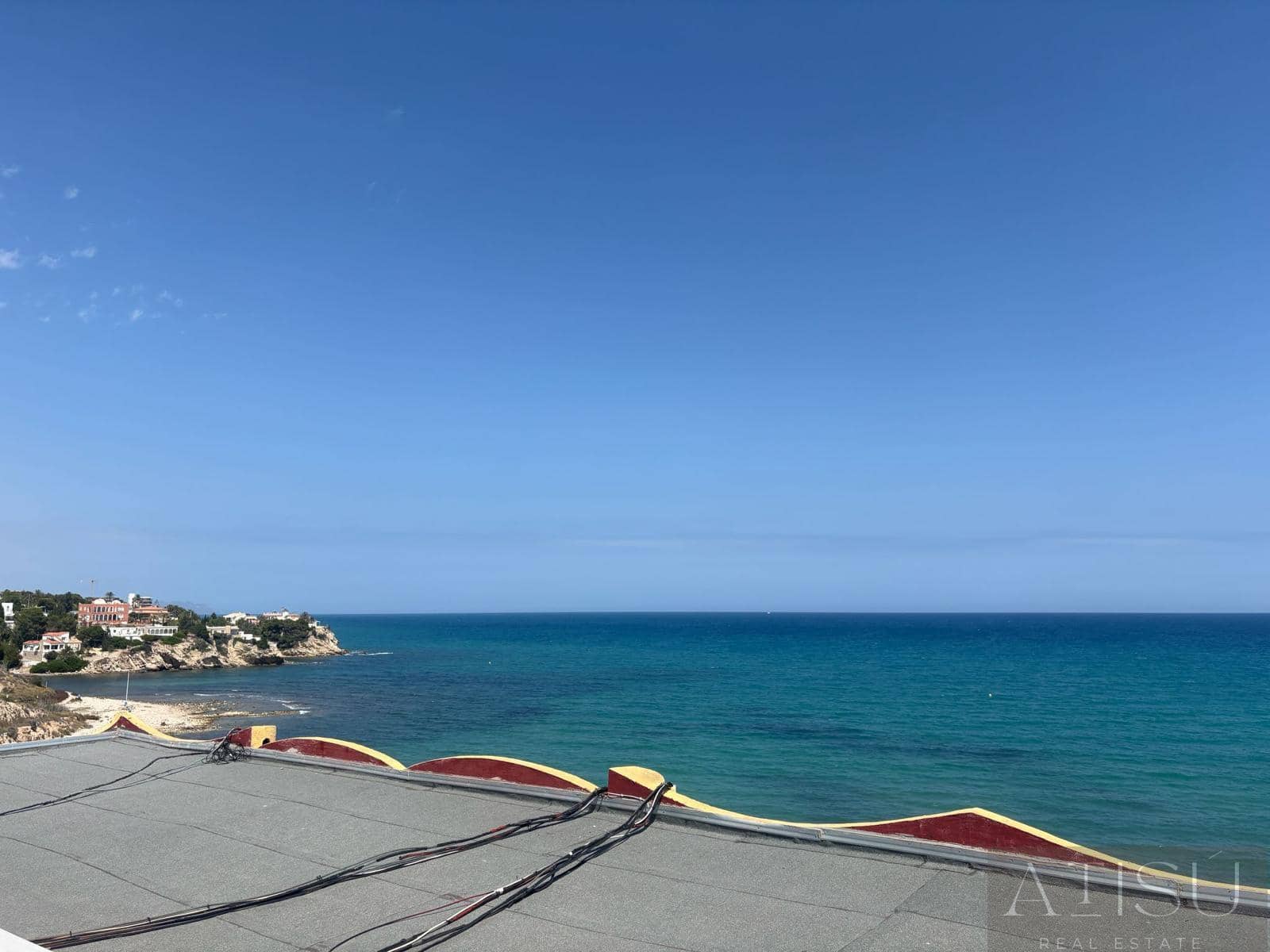 3 makuuhuone Bungalow vuokrattavana paikassa El Campello mukana uima-altaan 
autotalli - 1 600 € (Ref: 9914999)