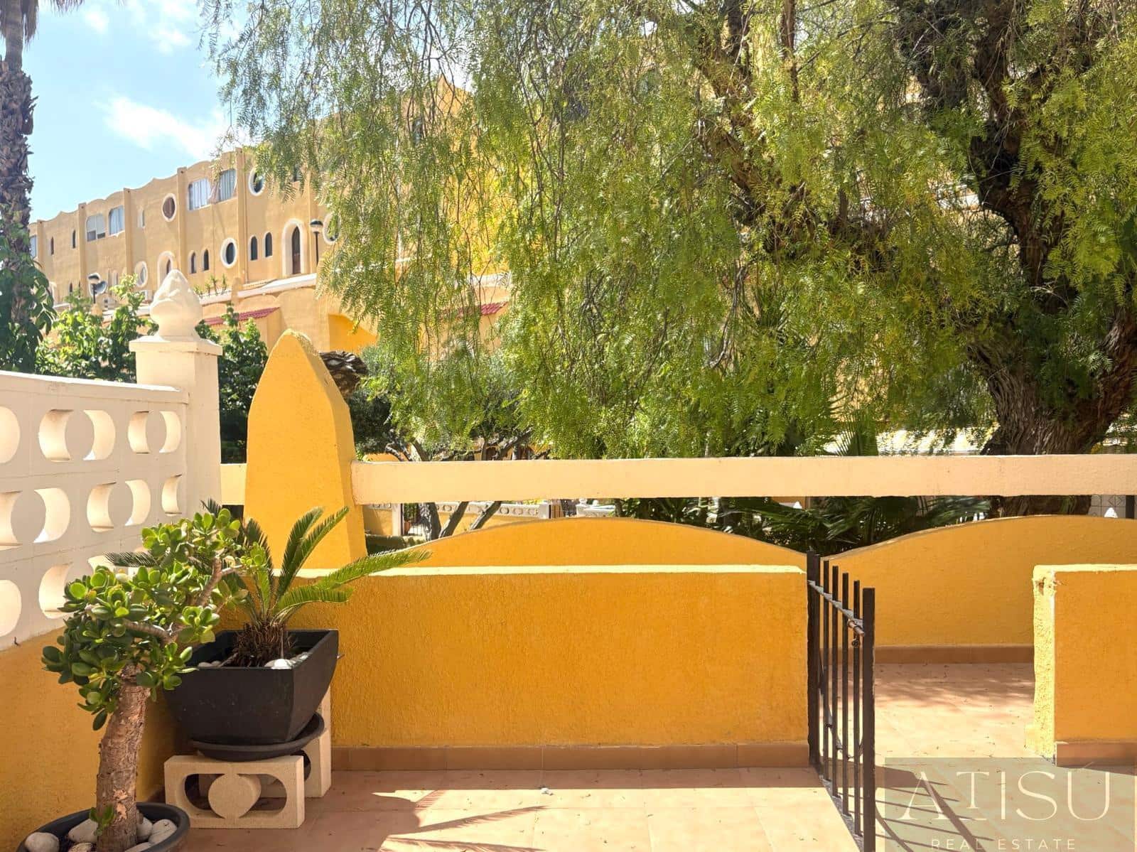 3 makuuhuone Bungalow vuokrattavana paikassa El Campello mukana uima-altaan 
autotalli - 1 600 € (Ref: 9914999)