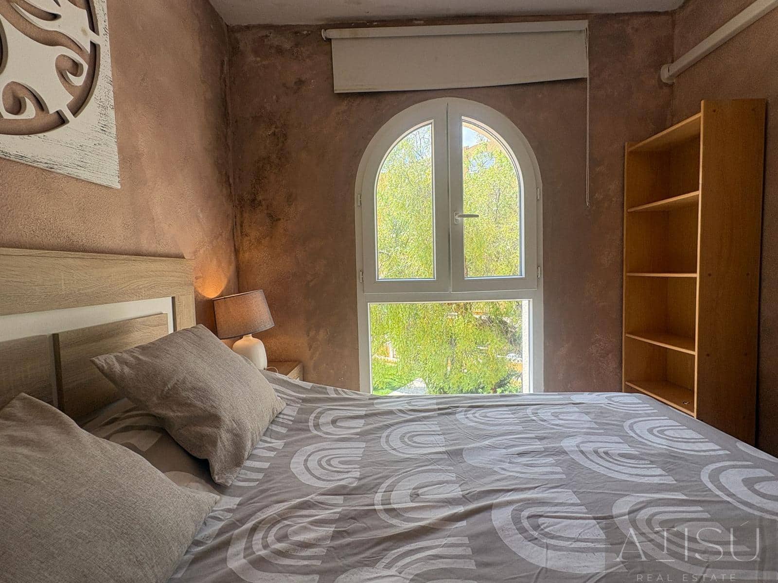 3 makuuhuone Bungalow vuokrattavana paikassa El Campello mukana uima-altaan 
autotalli - 1 600 € (Ref: 9914999)
