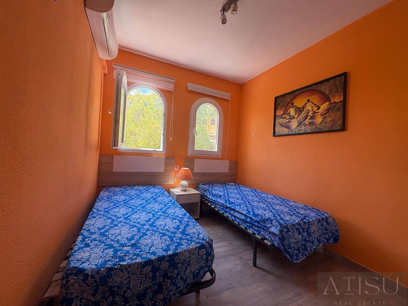 3 makuuhuone Bungalow vuokrattavana paikassa El Campello mukana uima-altaan 
autotalli - 1 600 € (Ref: 9914999)