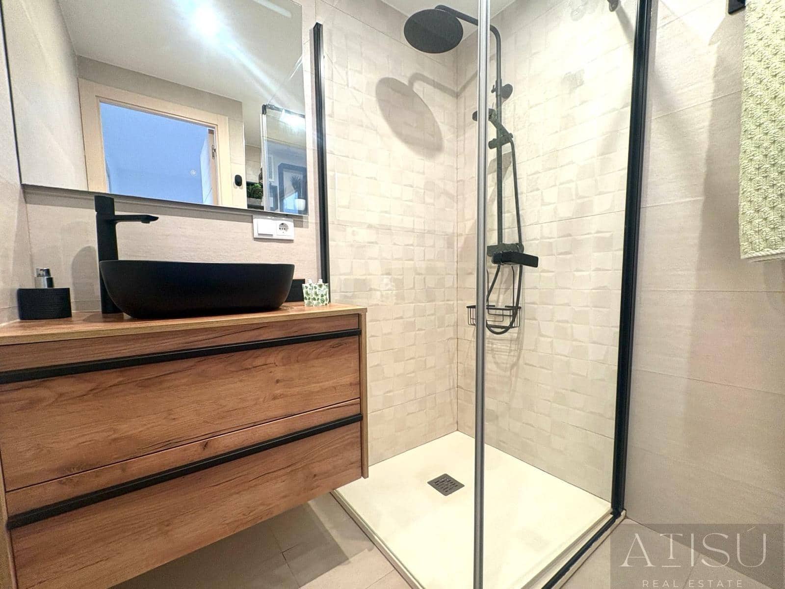 2 makuuhuone Bungalow vuokrattavana paikassa El Campello mukana uima-altaan 
autotalli - 1 600 € (Ref: 9919082)