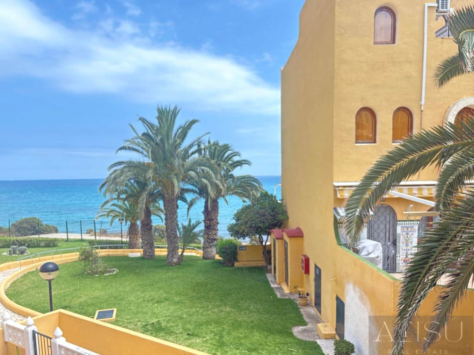 2 makuuhuone Bungalow vuokrattavana paikassa El Campello mukana uima-altaan 
autotalli - 1 600 € (Ref: 9919082)