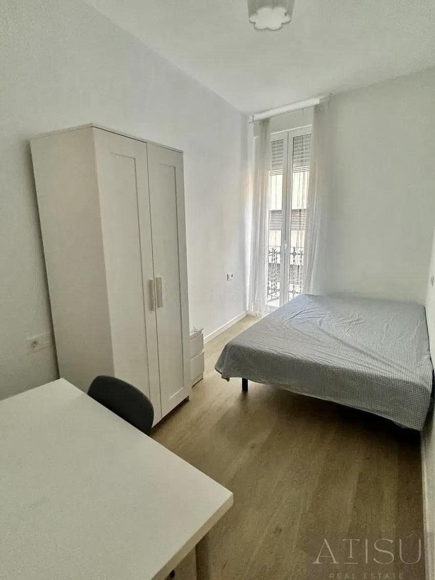 3 bedroom Flat for sale in Alicante / Alacant city - € 350,000 (Ref: 9929620)