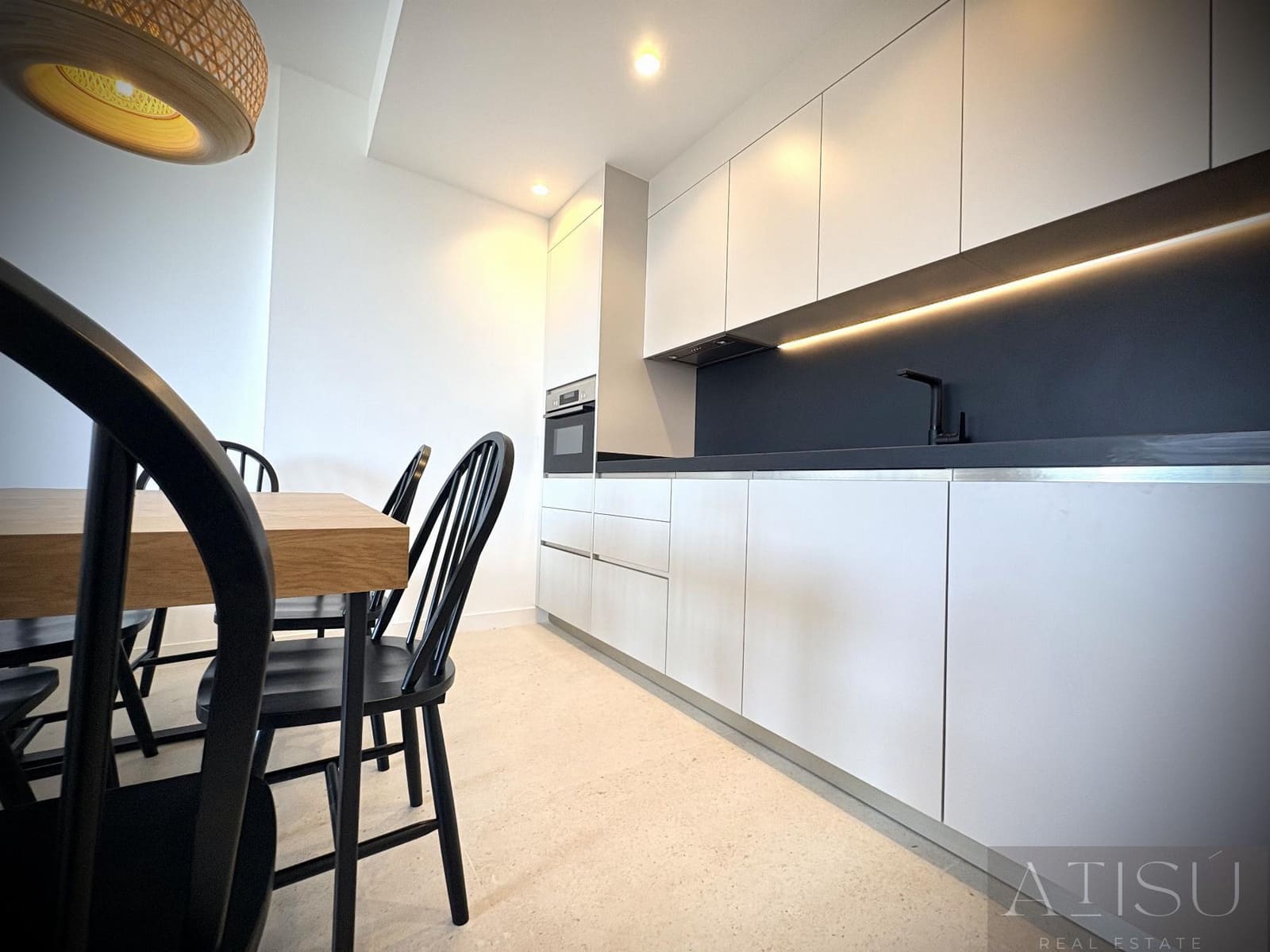 3 sypialnia Penthouse na sprzedaż w Montiboli z basenem garażem - 585 000 € (Ref: 9932395)